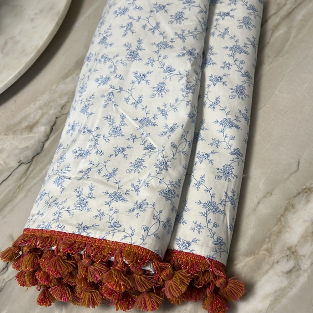49” x 90” Decorative Throw for Bed, Chair, or Sofa. Fits Twin Bed!